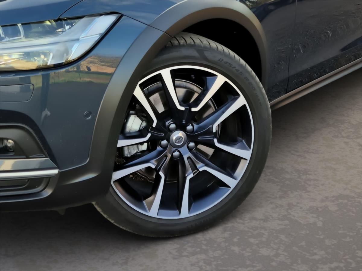 Volvo V90, 2,0 Cross Country B4 AWD diese - fotka 6