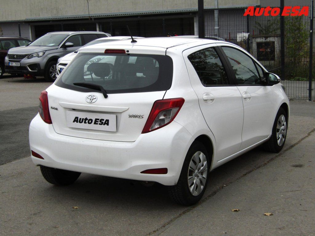 Toyota Yaris, 1.0VVT-i,2.maj,ČR,STK2/27 - fotka 4