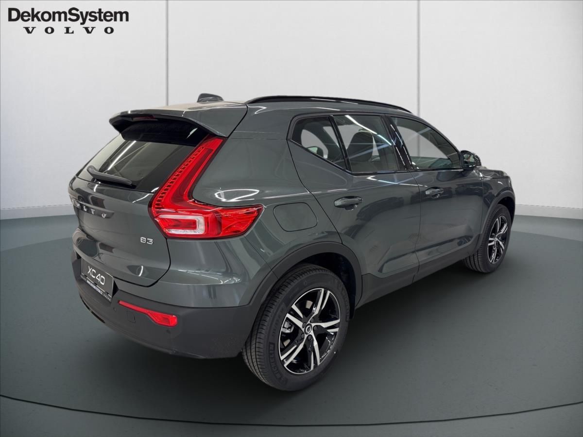 Volvo XC40, 2,0 B3 FWD Plus Dark 3321 - fotka 3