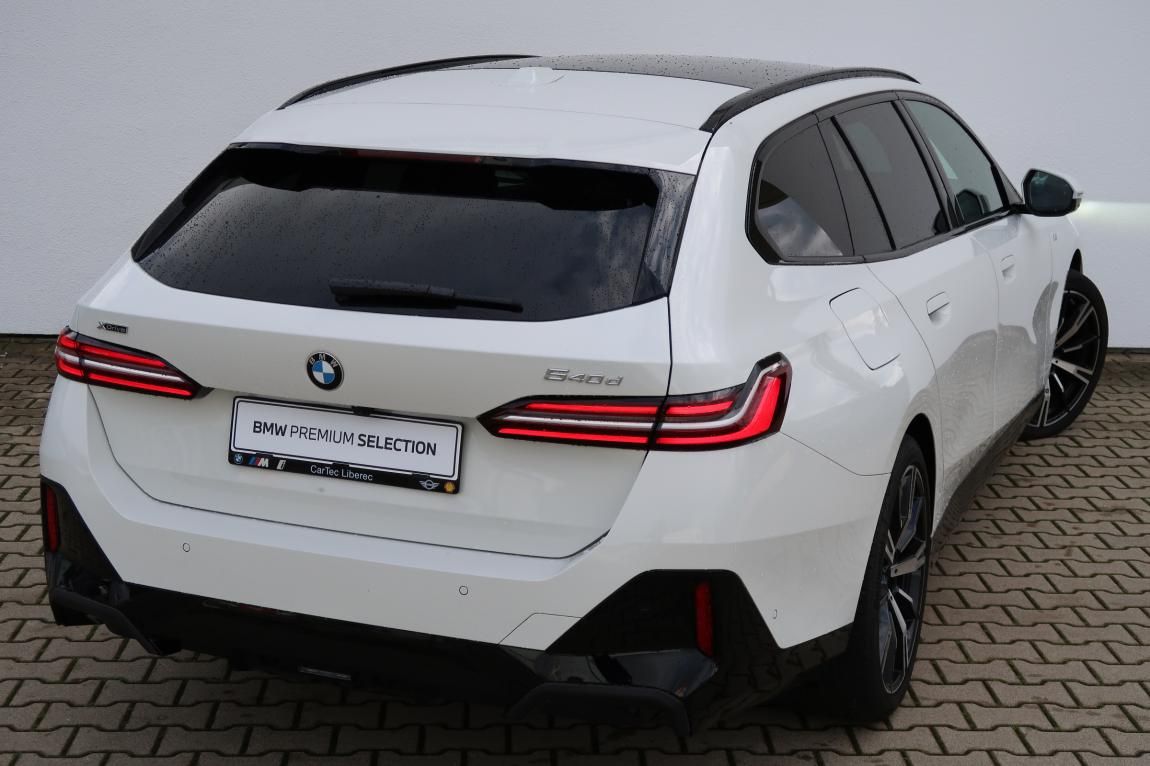 BMW Řada 5, 540d xDrive Touring - fotka 3