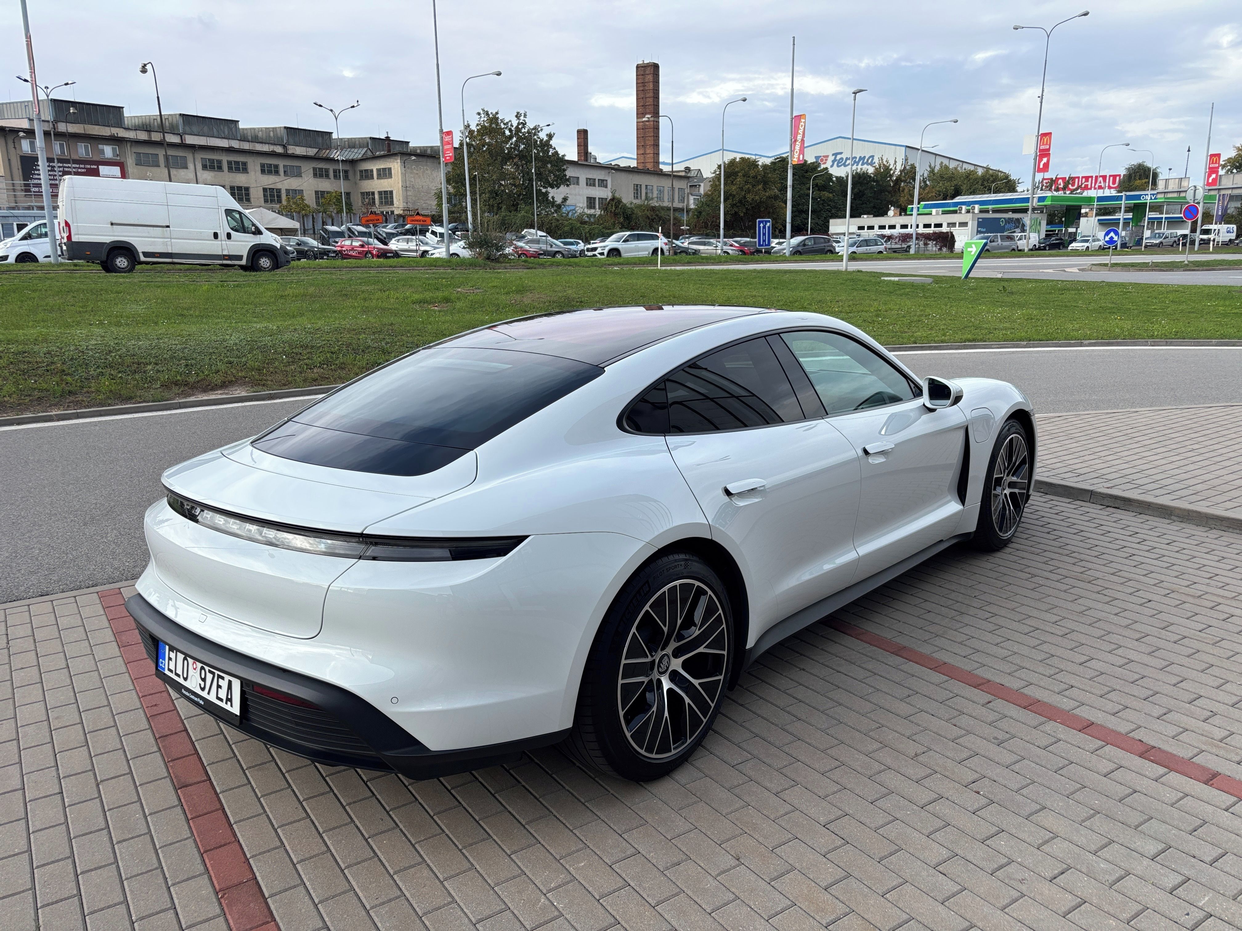 Porsche Taycan, Performance Bateryplus odp.DPH - fotka 6