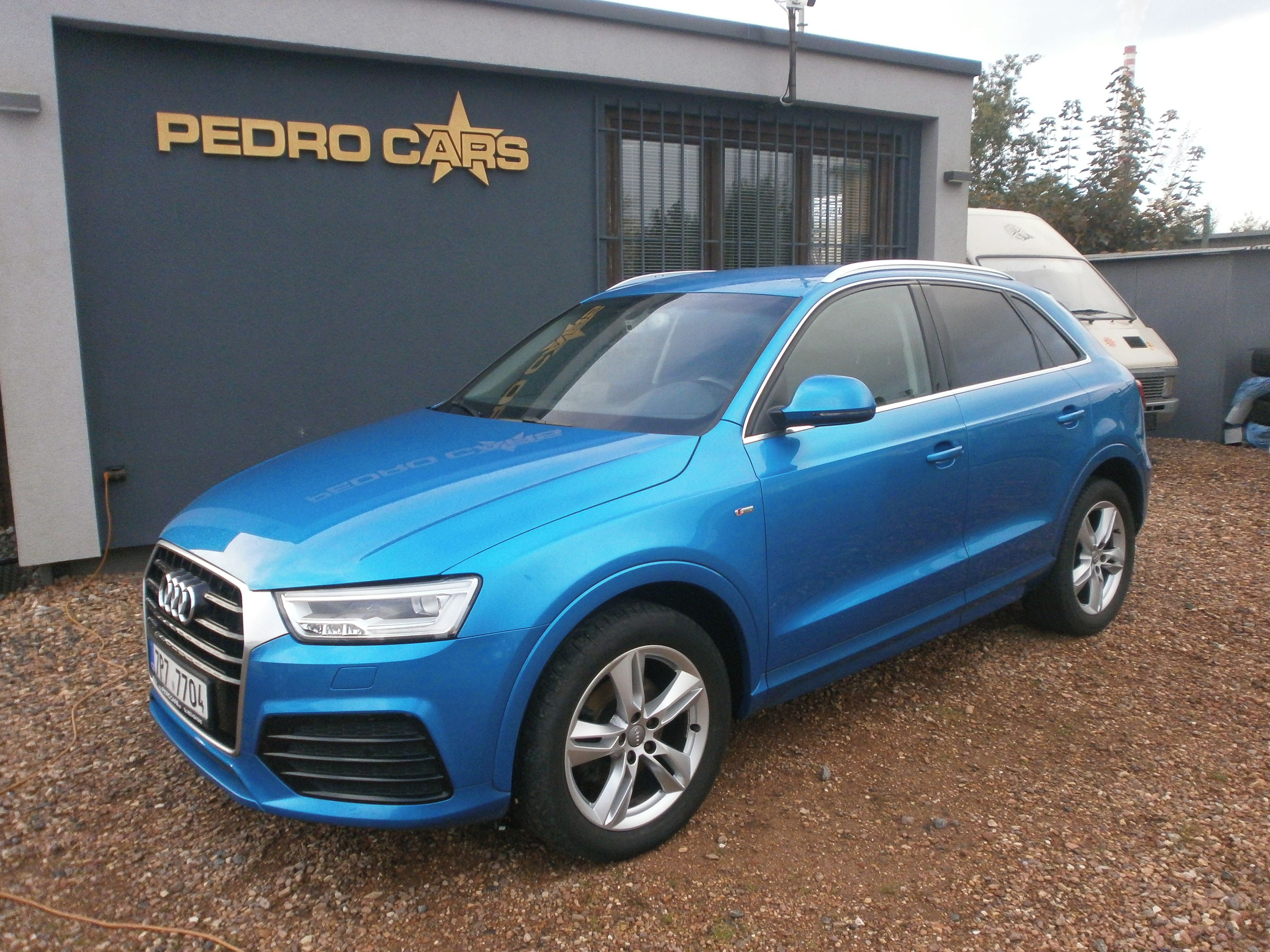 Audi Q3, 2.0TDI-S-LINE!SERVIS.KN. DPH! - fotka 2