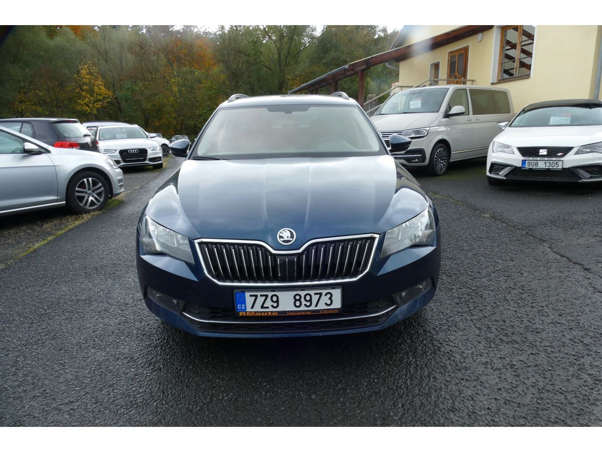 Škoda Superb, 1,6TDI 88KW DSG KLIMA - fotka 2