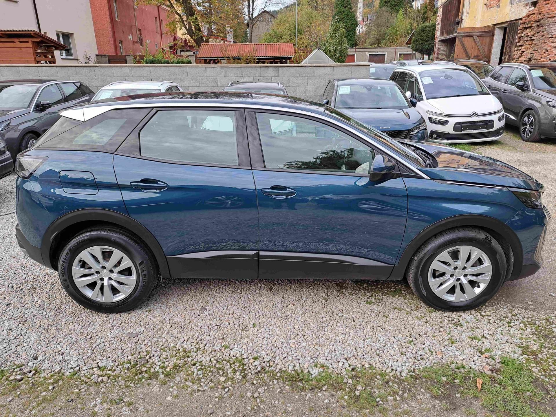 Peugeot 3008, 1,2 PT EAT8 LED 17ALU PDC NAVI - fotka 3