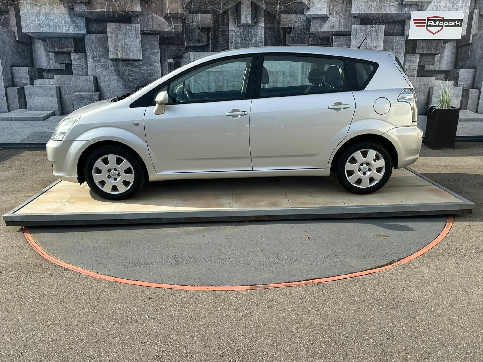 Toyota Corolla Verso, 1.6VVT-i, 81KW - fotka 4