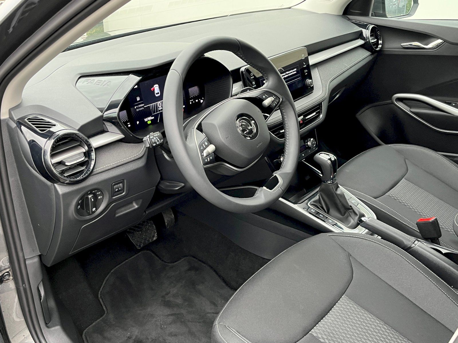 Škoda Fabia, 1.0 TSI 85kW Top Selection DSG - fotka 6