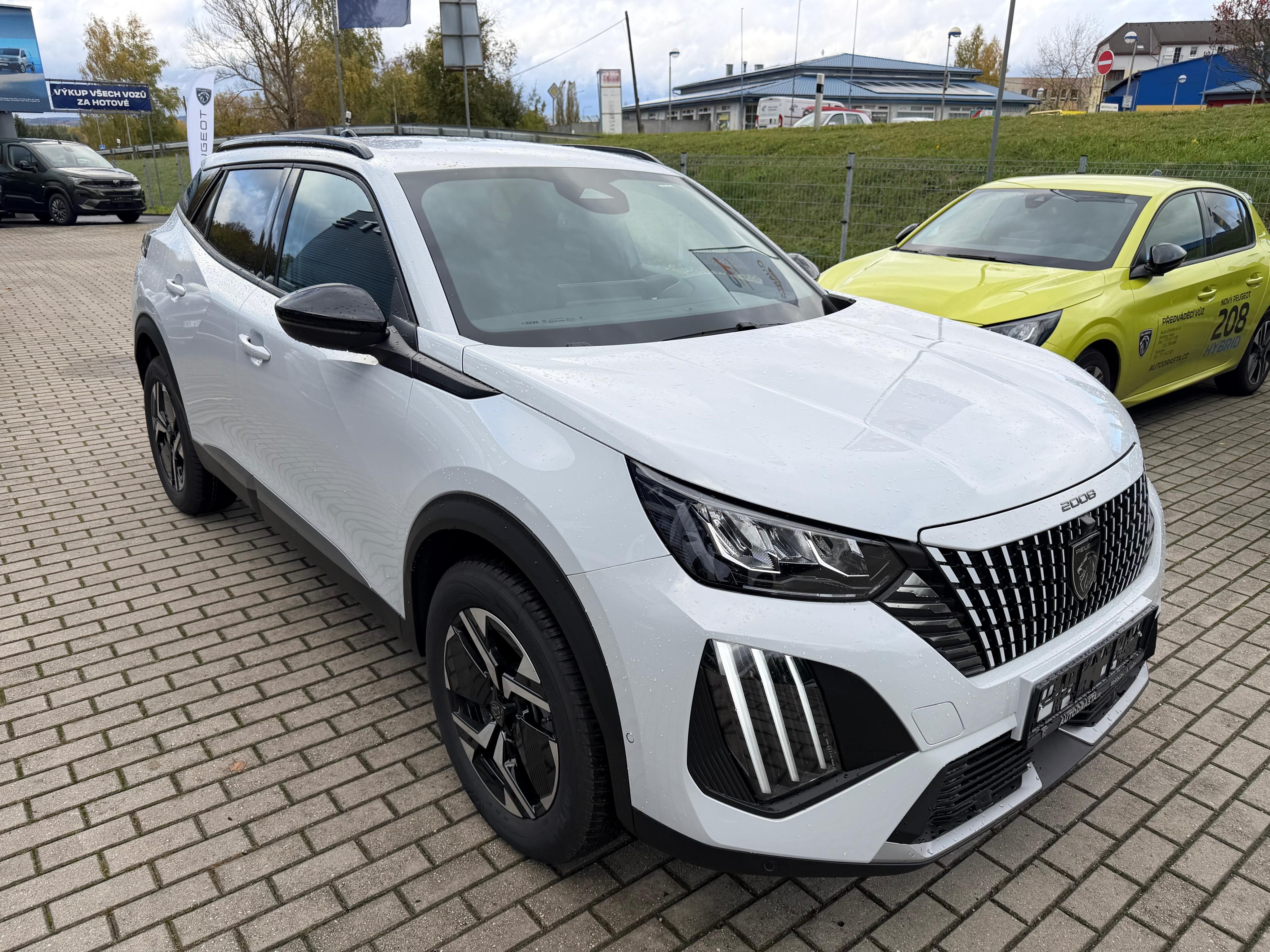 Peugeot 2008, ALLURE PureTech 130k EAT8 - fotka 3