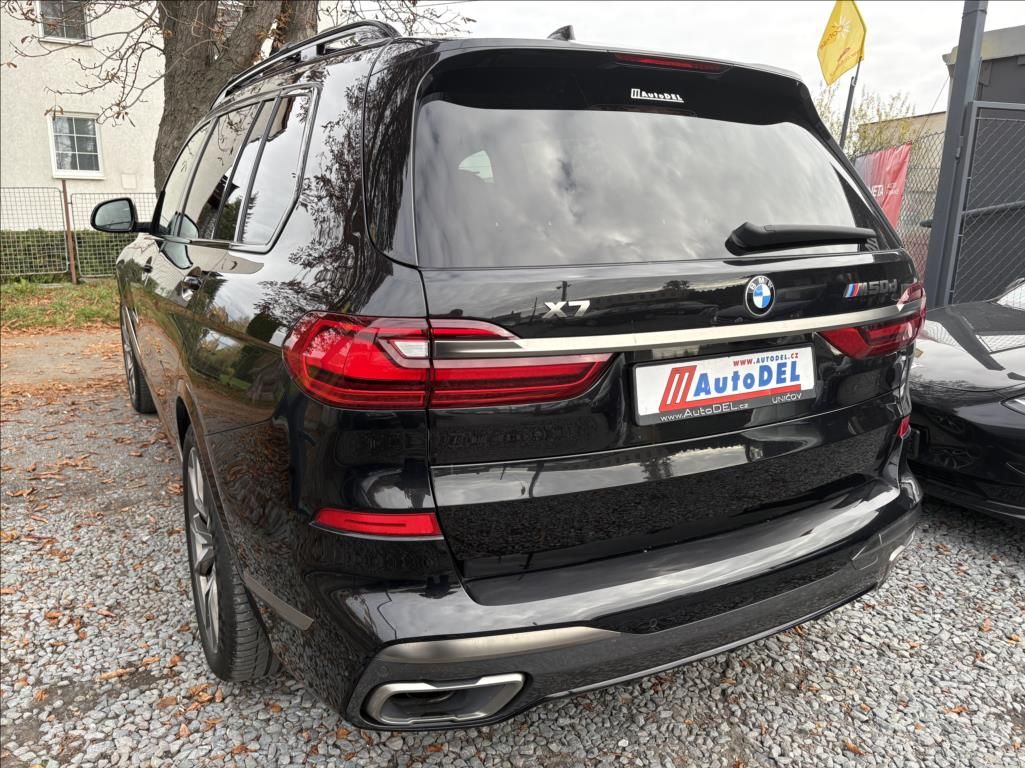 BMW X7, 3,0 M50d  DPH,7MÍST,MAX VÝBAVA - fotka 3