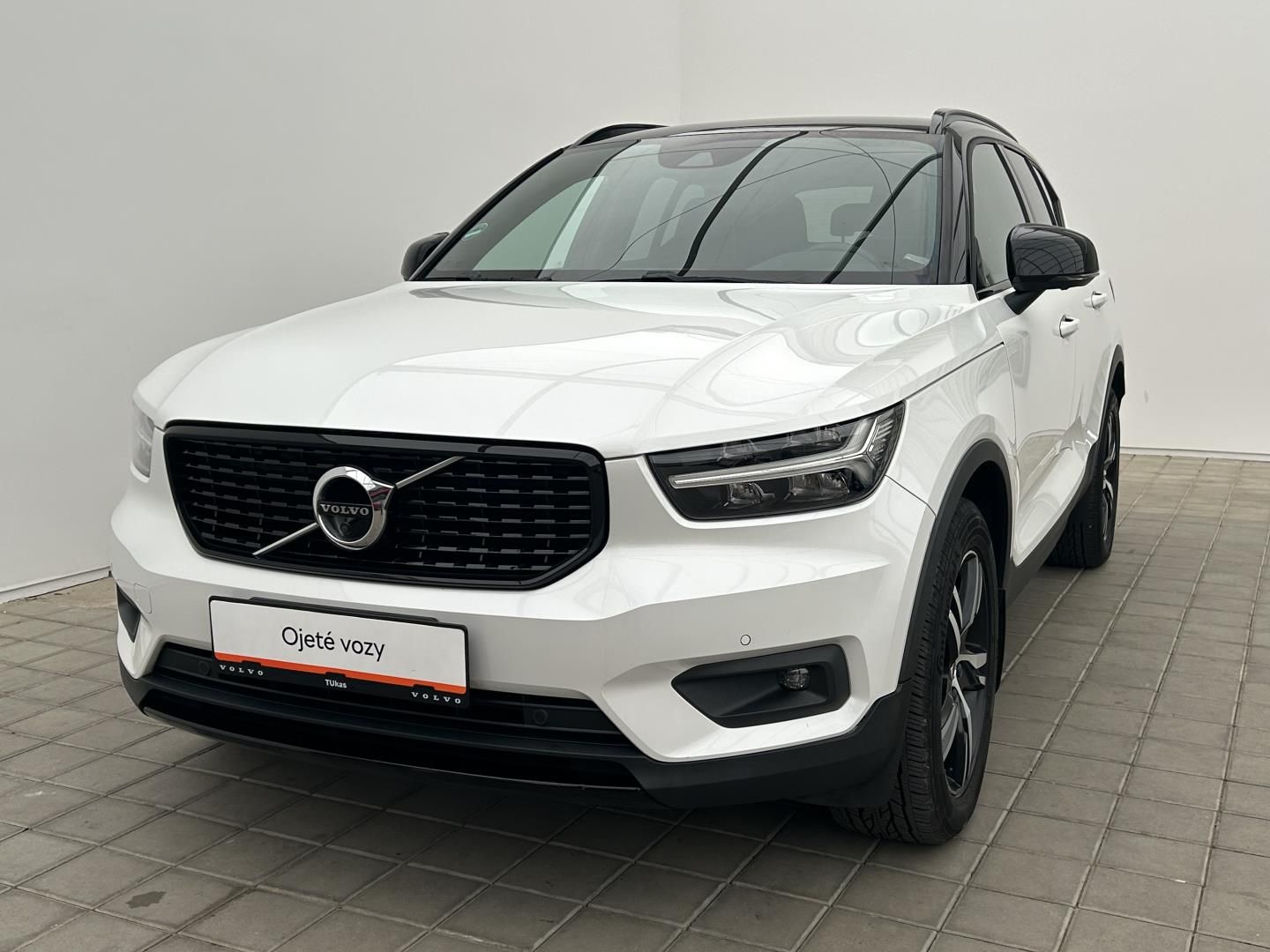 Volvo XC40, 2.0T4 140kW 4x4  R-Design