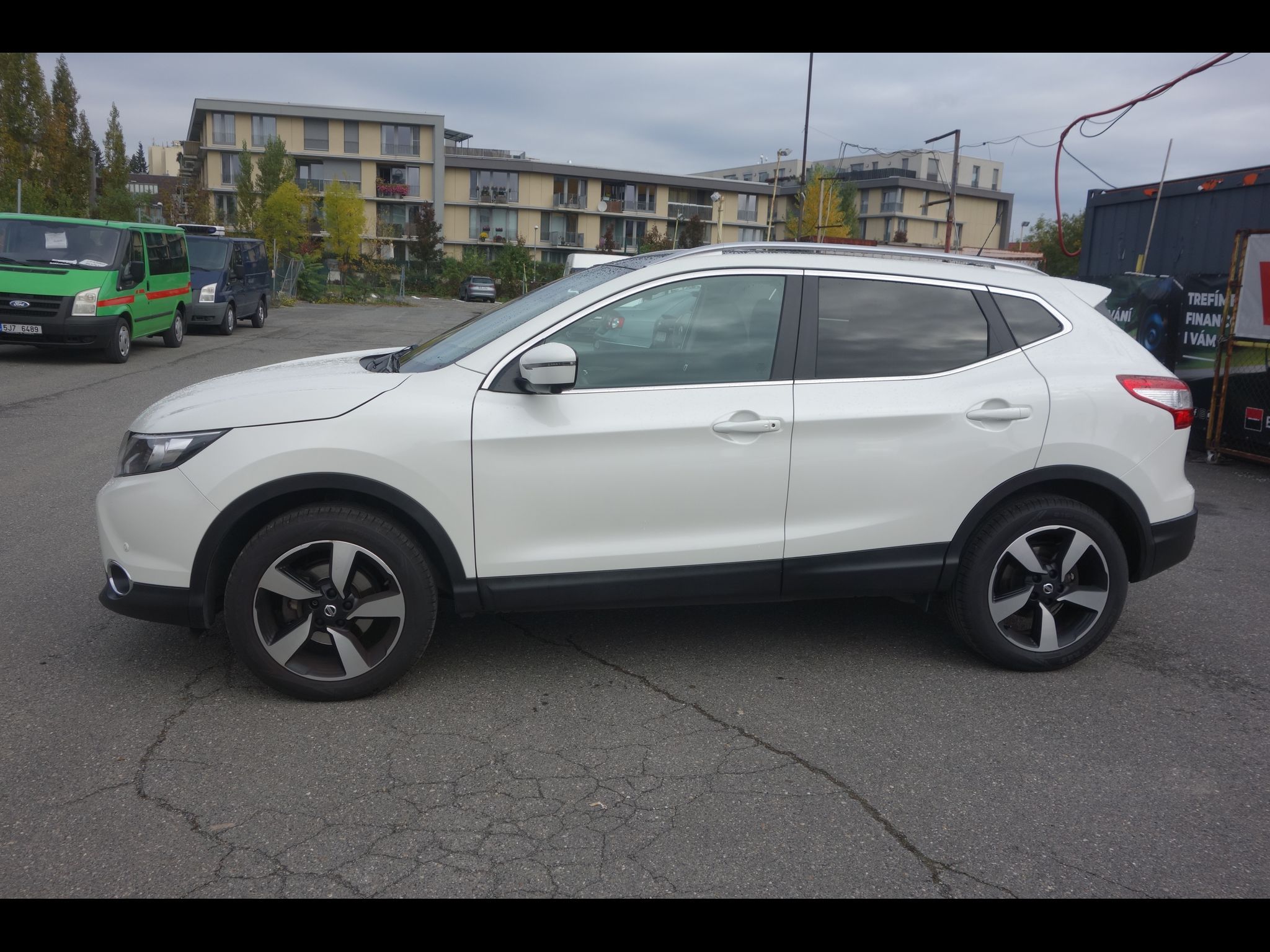 Nissan Qashqai, 1,6DIG-T 120kW ČR! 1.MAJ.! - fotka 6
