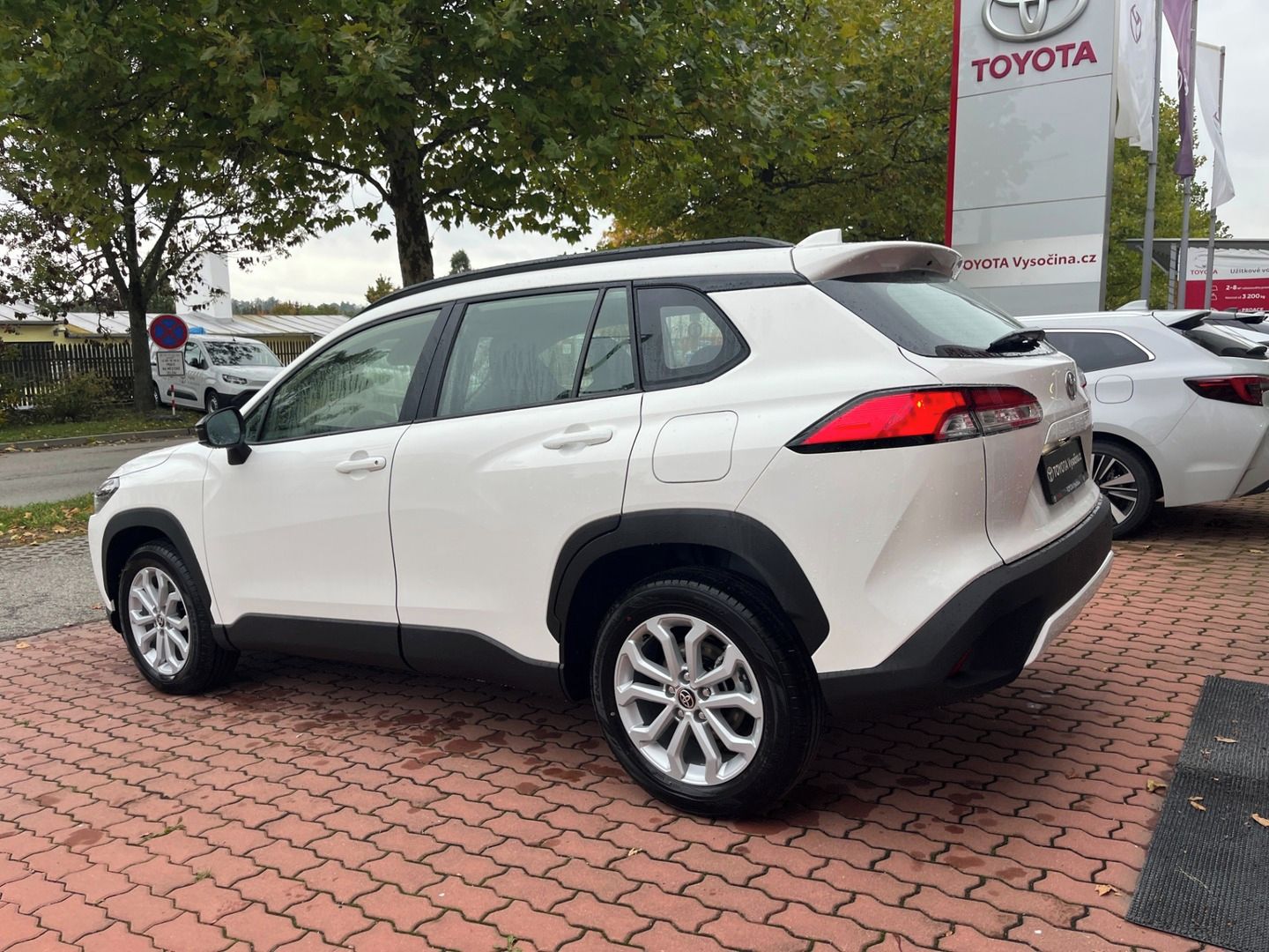Toyota Corolla Cross, 1.8 HEV CVT Comfort Business - fotka 4