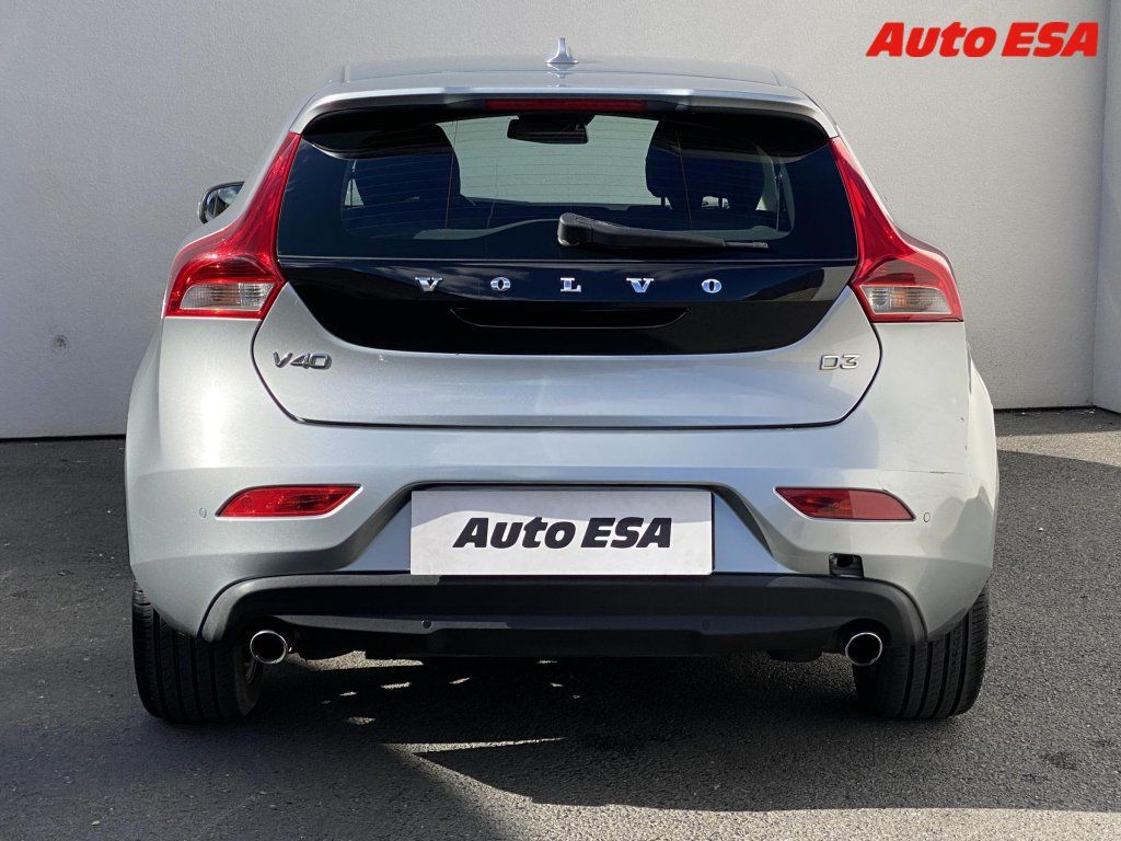 Volvo V40, 2.0D,AT - fotka 5