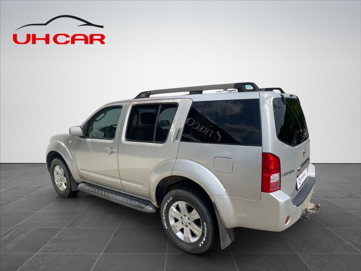 Nissan Pathfinder, 2,5 - fotka 6