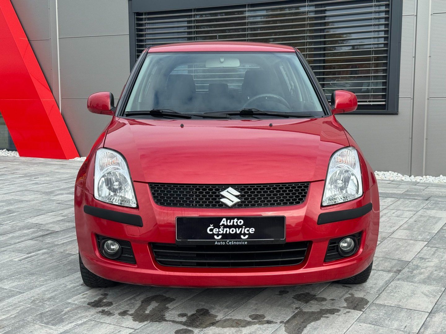 Suzuki Swift, 1,3 i 66 Kw 4x4 - fotka 2