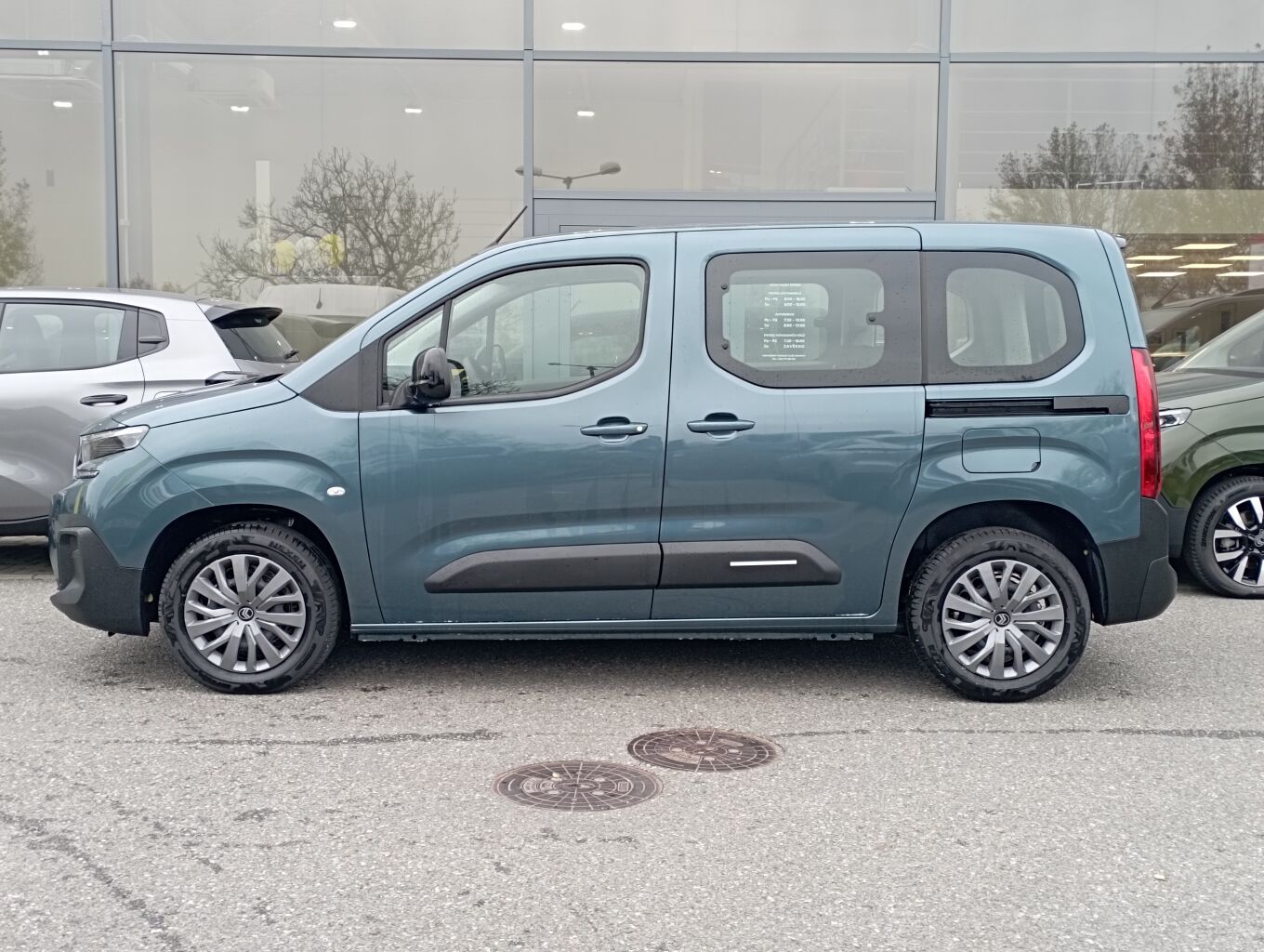 Citroën Berlingo, PLUS 1.5 BlueHDi 100 S&S MAN6 - fotka 2