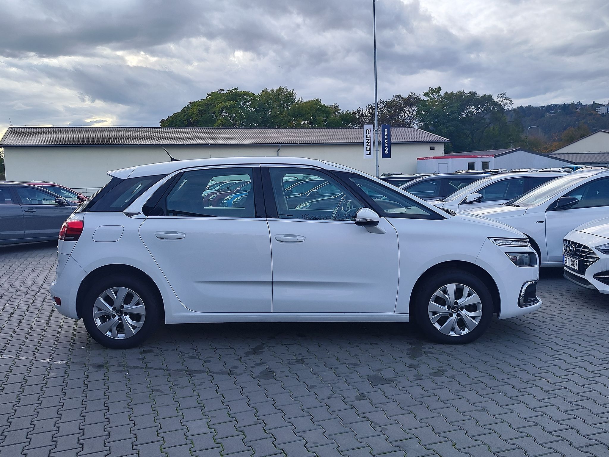 Citroën C4 Picasso, 1.5 HDi/96kW NAVI 1.MAJ ČR - fotka 4
