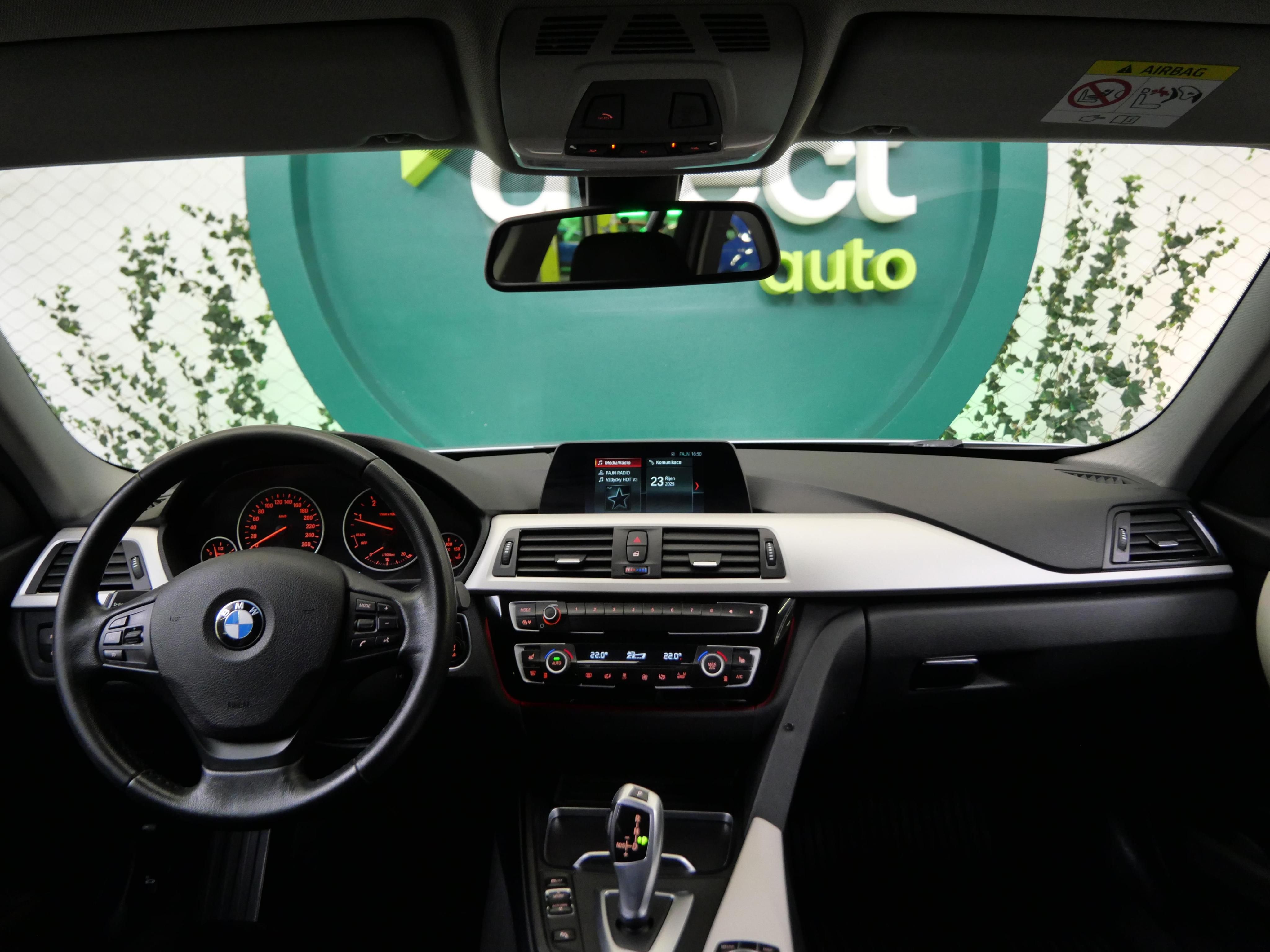 BMW Řada 3, 320d 140 kW xDrive - fotka 5