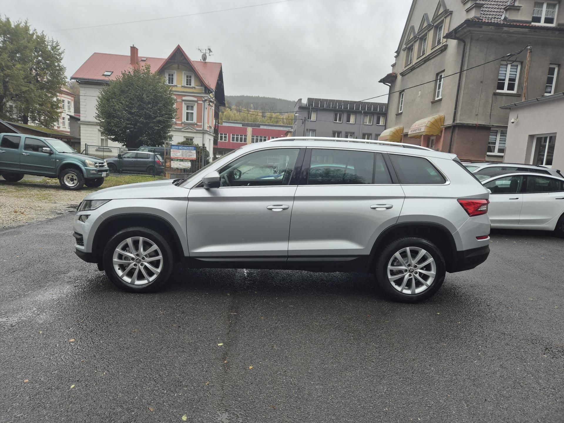 Škoda Kodiaq, 2,0TDi,110kw,DSG,4x4,18ALU - fotka 6