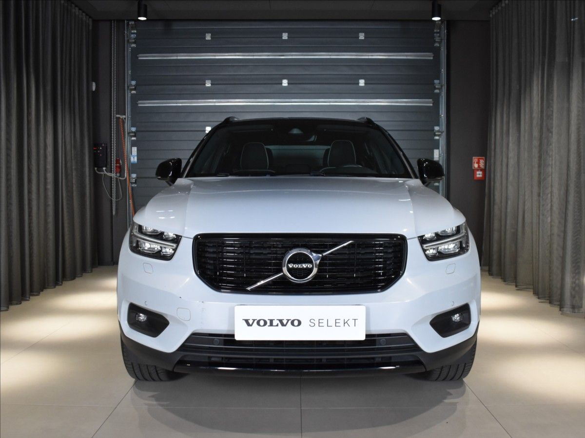 Volvo XC40, 2,0 B4 R-desing bezklíč,adapt - fotka 6