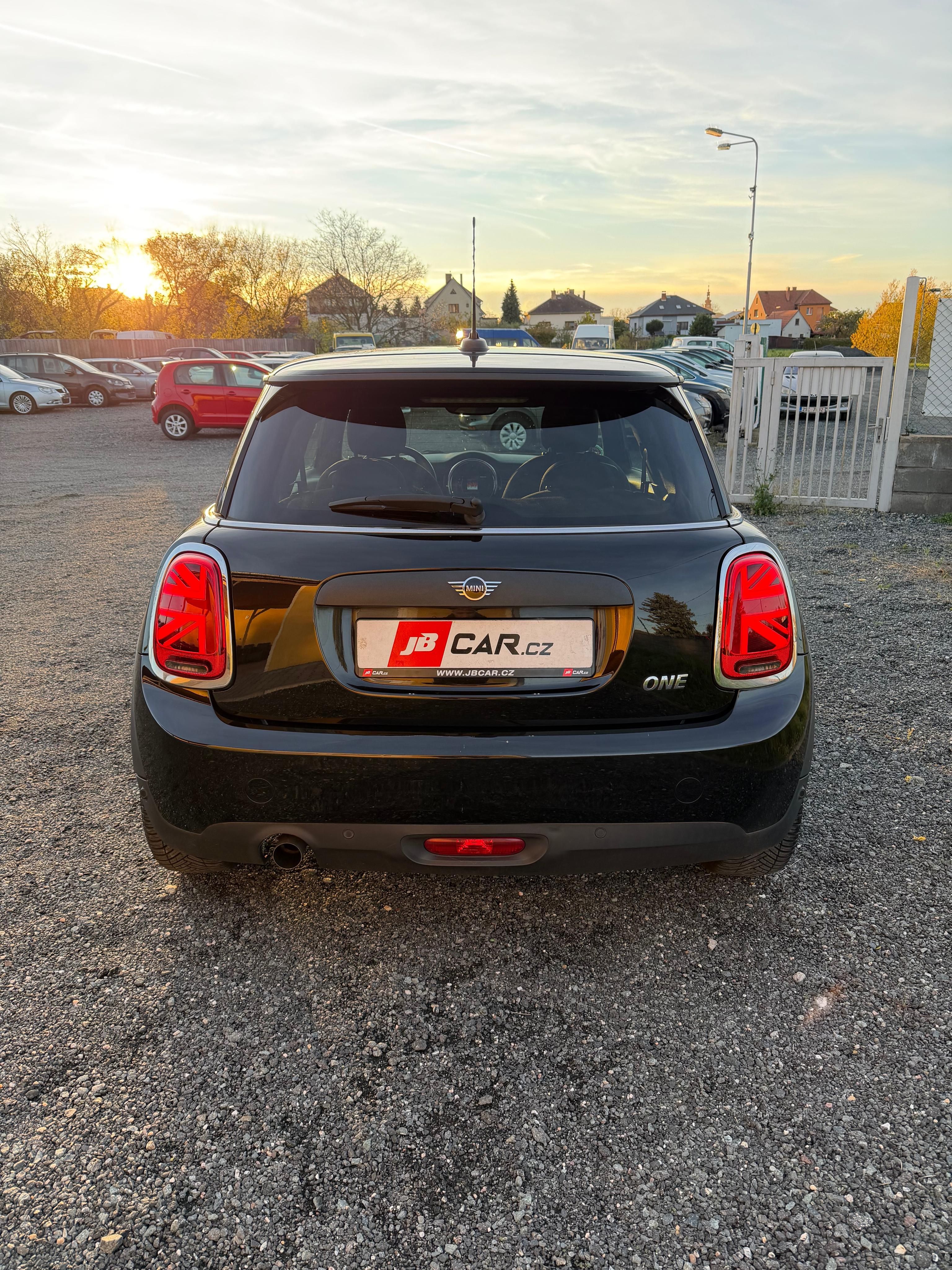 Mini One, 1.5i LCI VÝHŘEV LED 1.MAJ - fotka 6