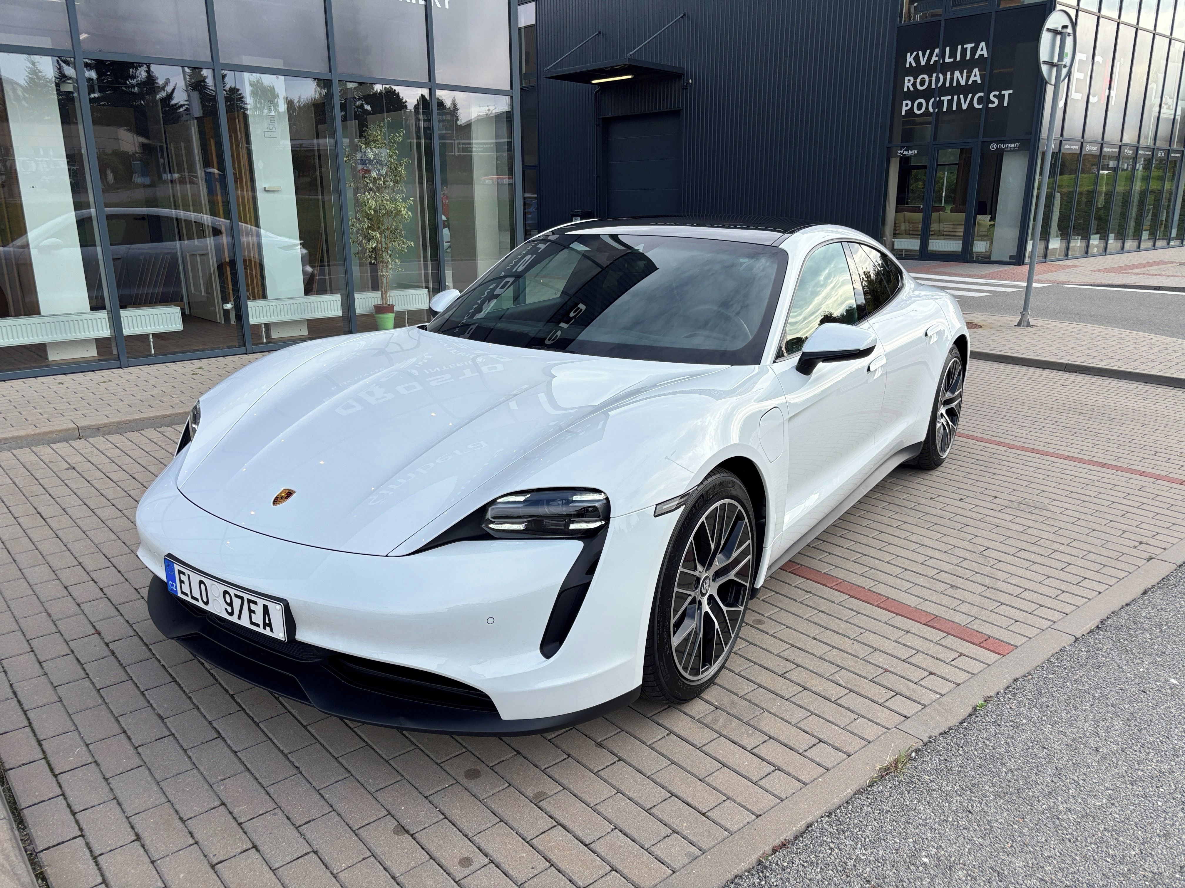 Porsche Taycan, Performance Bateryplus odp.DPH - fotka 2