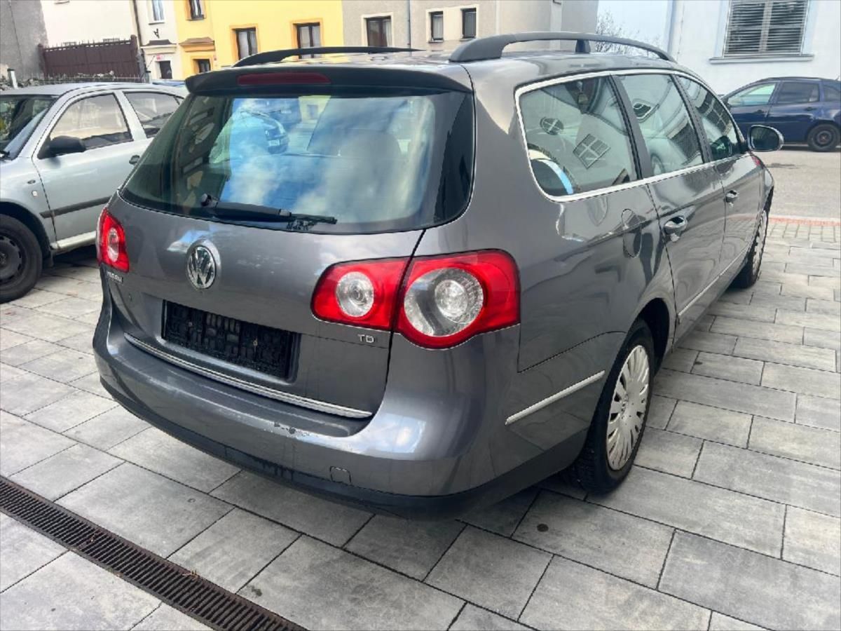 Volkswagen Passat, 1,9   TDI Combi - fotka 5