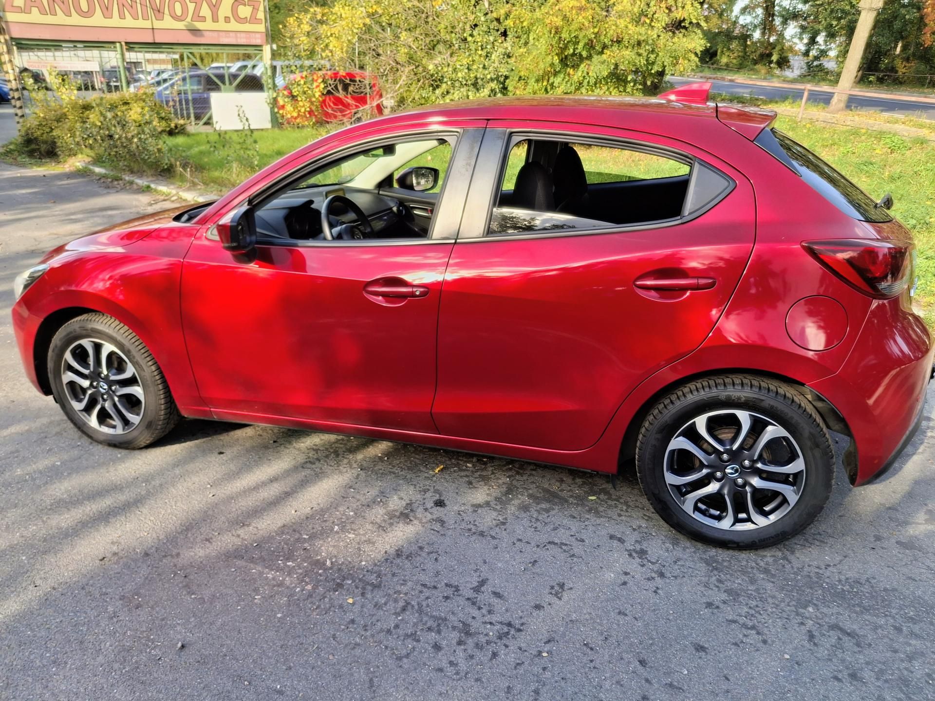 Mazda 2, 1.5 benzin - fotka 6