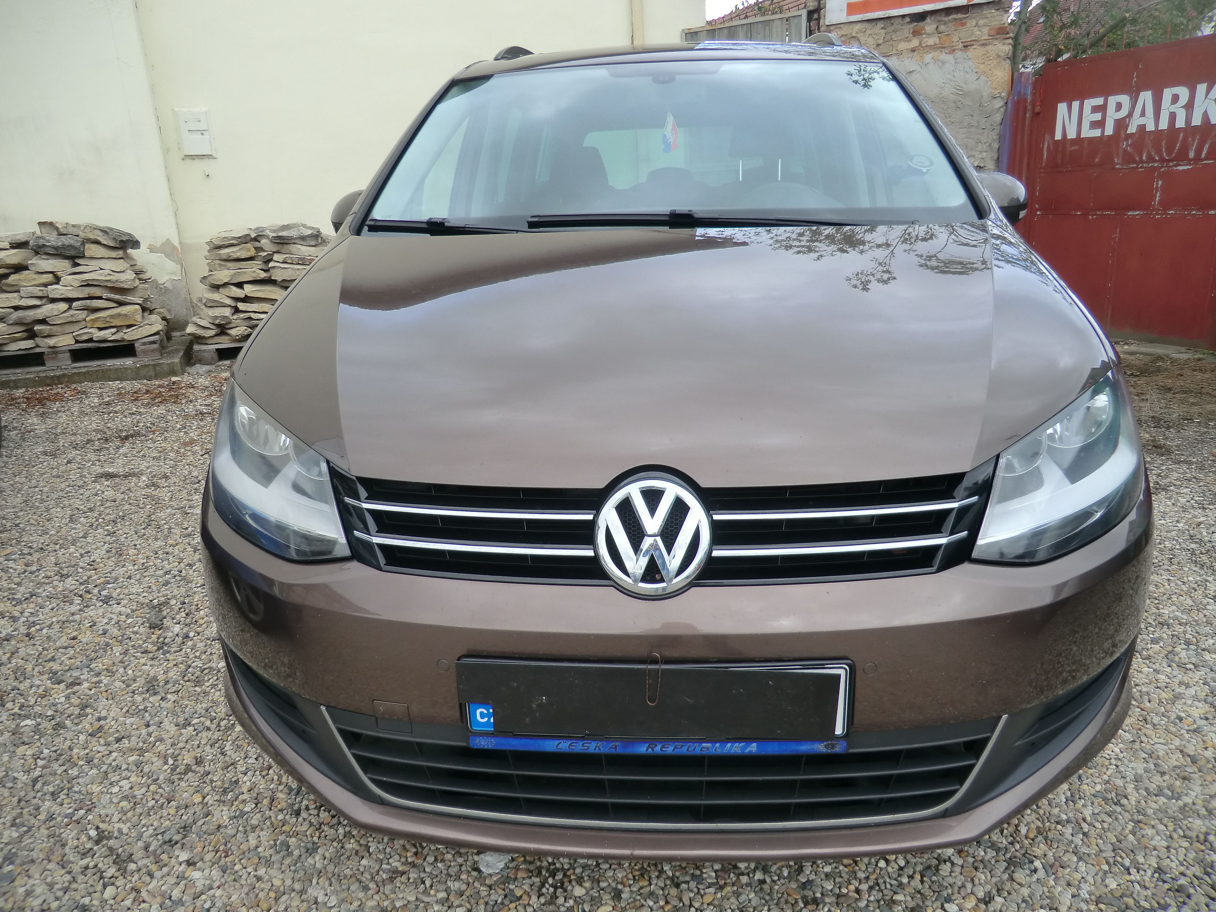 Volkswagen Sharan, 2.0TDi 125kW DSG PANORAMA - fotka 3