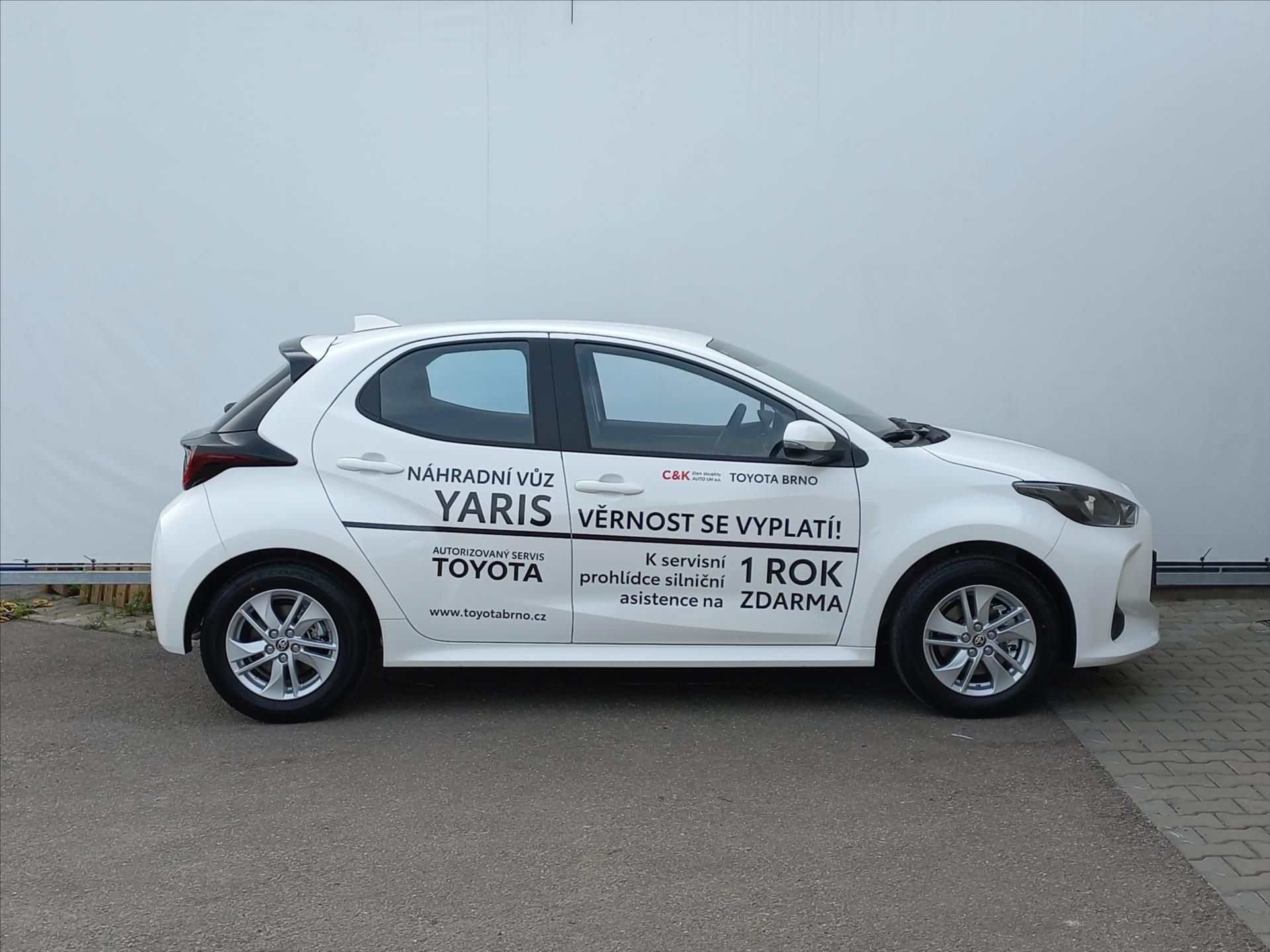 Toyota Yaris, 1,5 Hybrid e-CVT 116k  Comfort - fotka 2