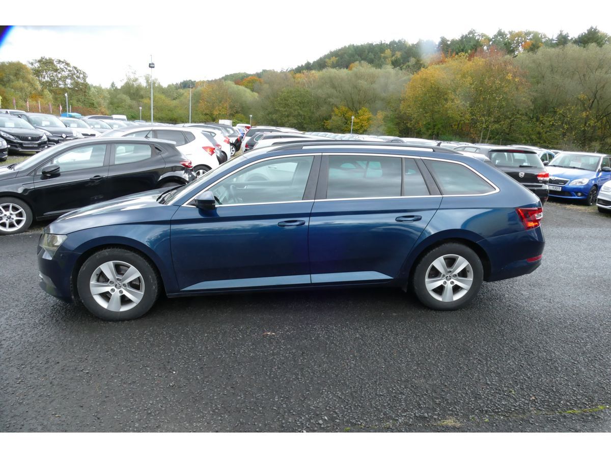Škoda Superb, 1,6TDI 88KW DSG KLIMA - fotka 4
