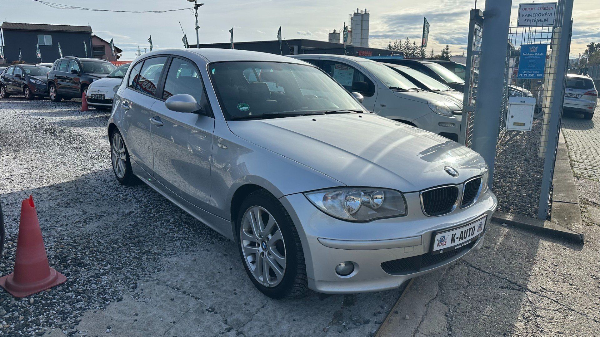 BMW Řada 1, 120i 110kW *A/T*ALU*Isofix* - fotka 3