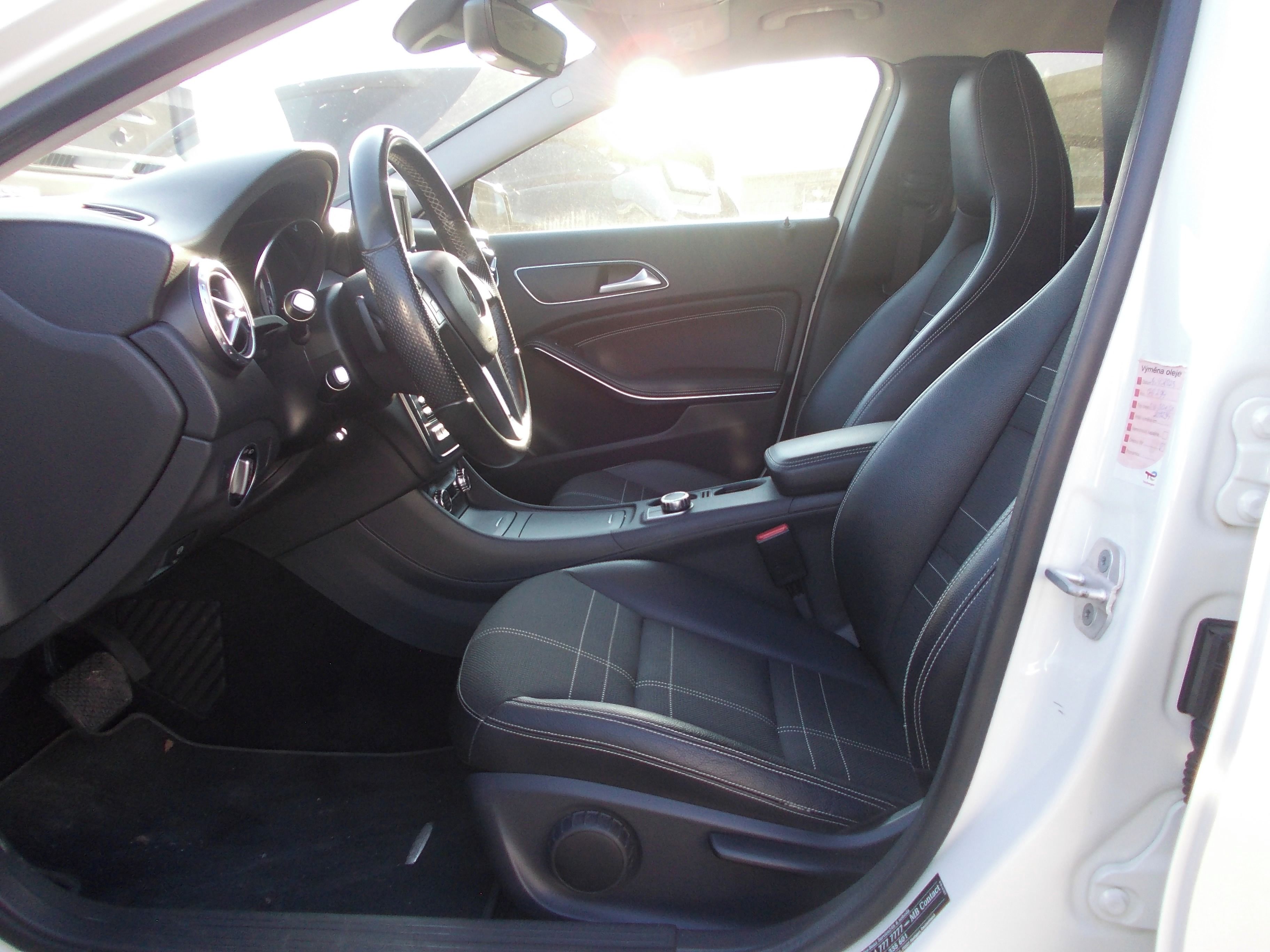Mercedes-Benz GLA, 220 CDI 4MATIC - fotka 6