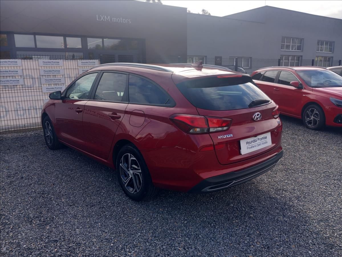 Hyundai i30, 1,5 l Comfort Climate - fotka 6