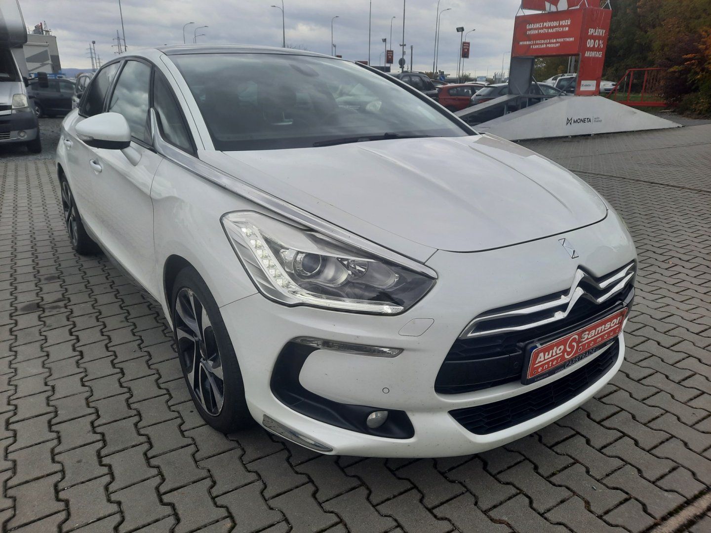Citroën DS5, 2.0HDi 120kW EXCLUSIVE*SPORT - fotka 3