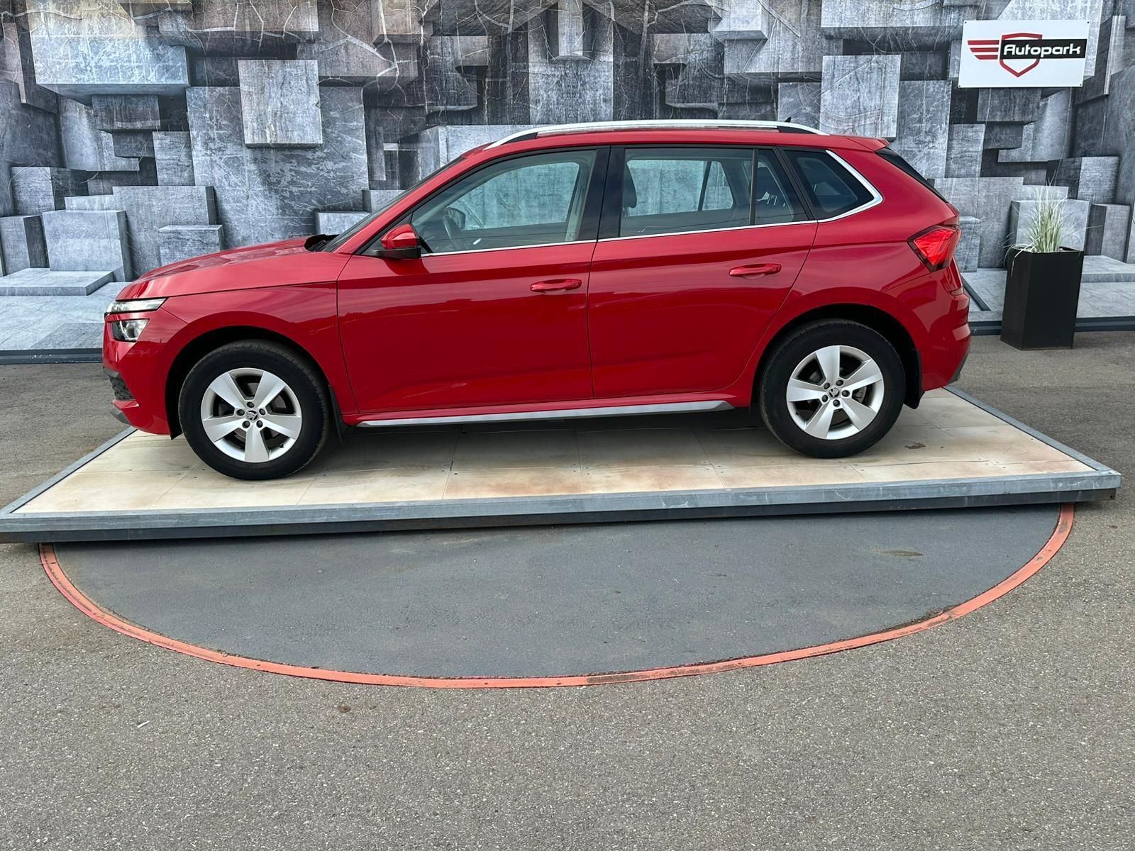 Škoda Kamiq, 1.5TSi, 110KW,VYHŘ.SED.KEYLESS - fotka 4