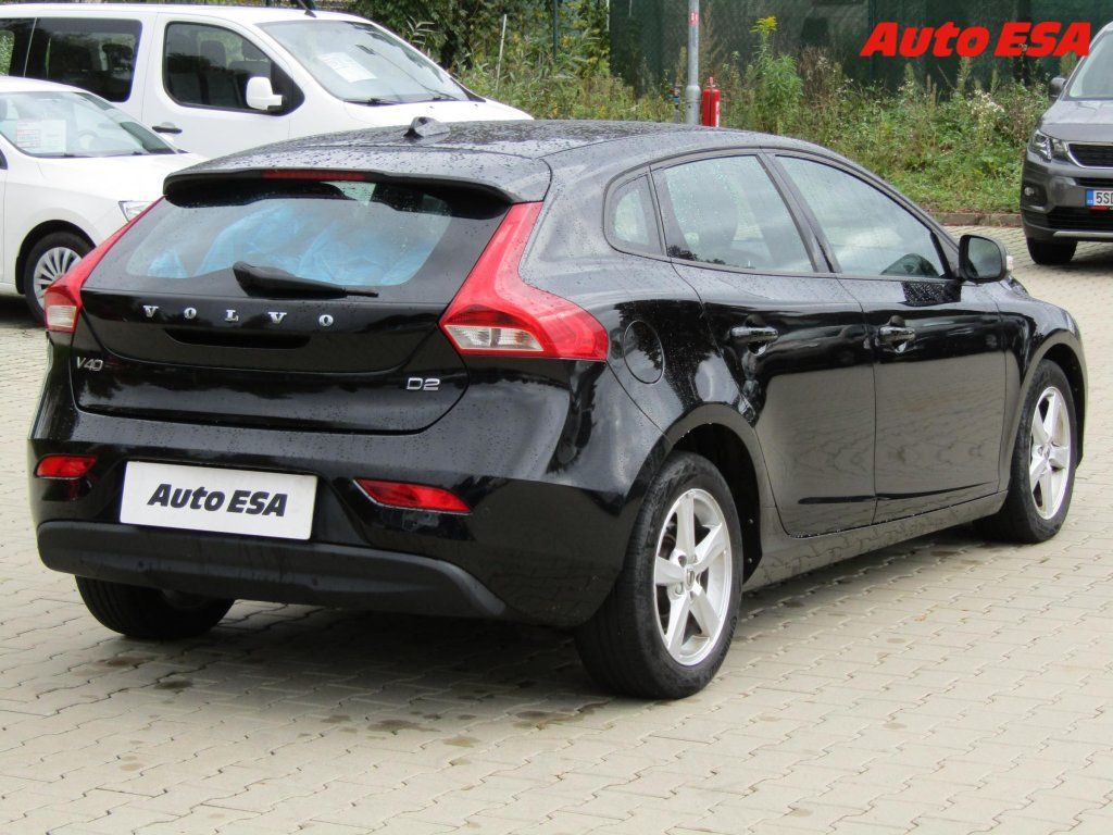 Volvo V40, 2.0D,AC,temp - fotka 4