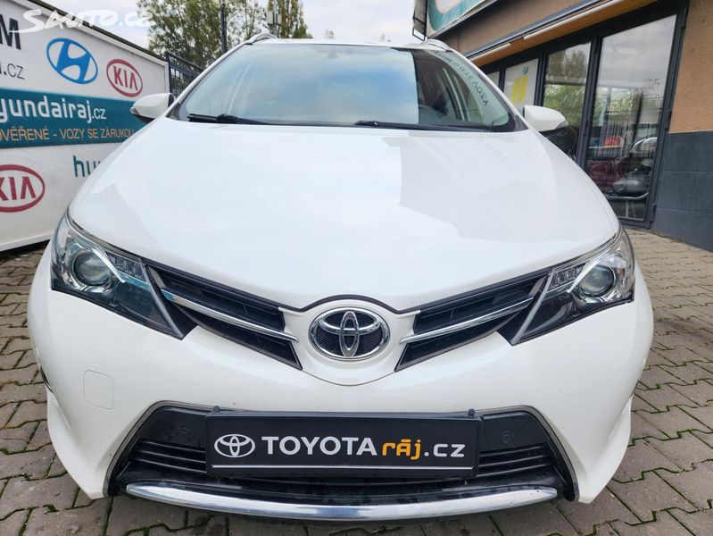 Toyota Auris, 1.6-KAMERA-KLIMA-NAVI