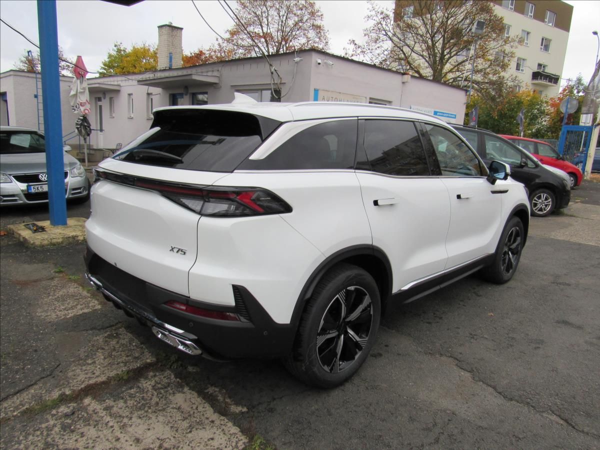 BAIC X7, 1,5 T 130kW AUT Panorama Nové - fotka 4