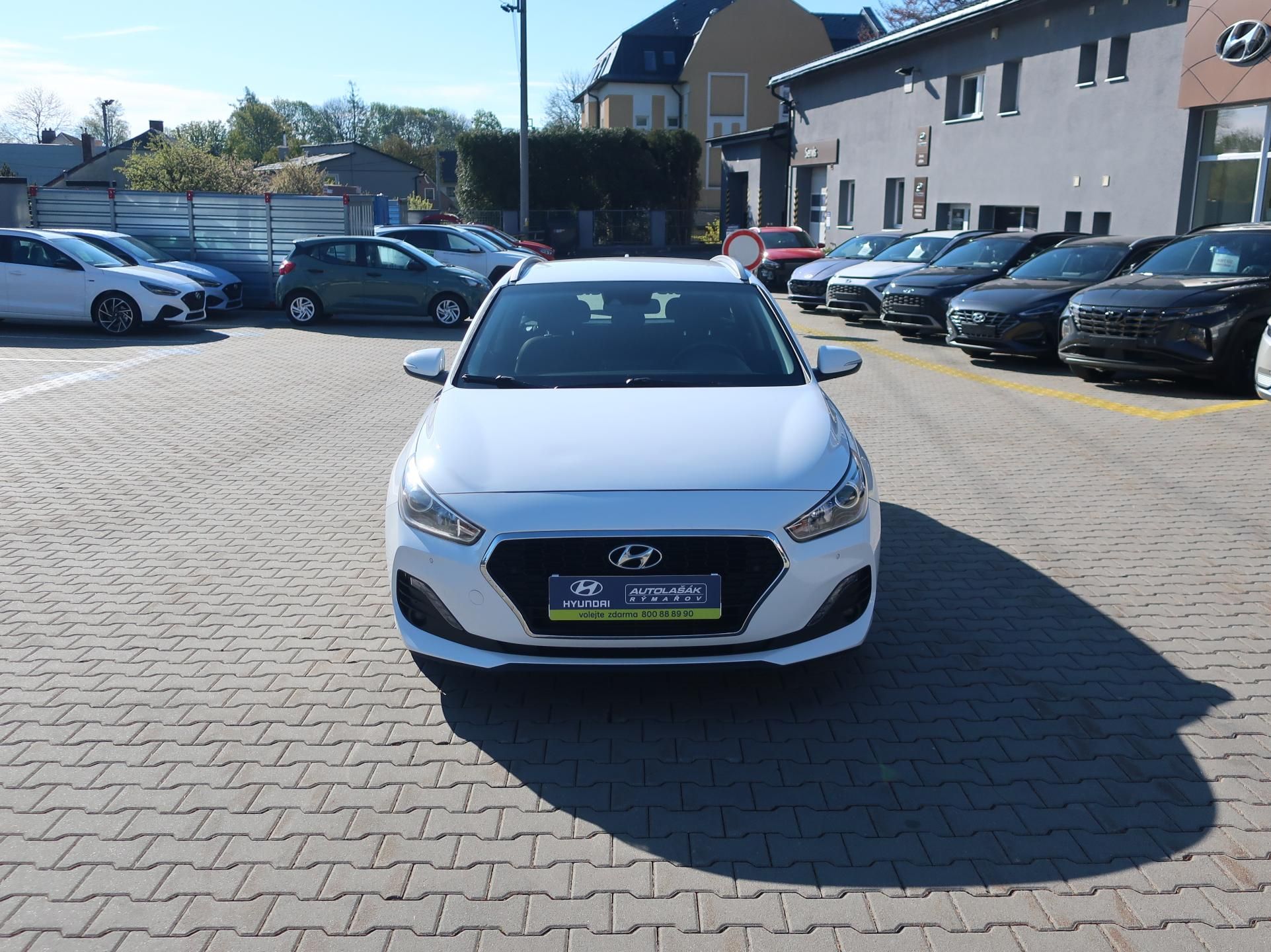 Hyundai i30, 1.6CRDi 85kW STYLE NAVI ALU - fotka 2