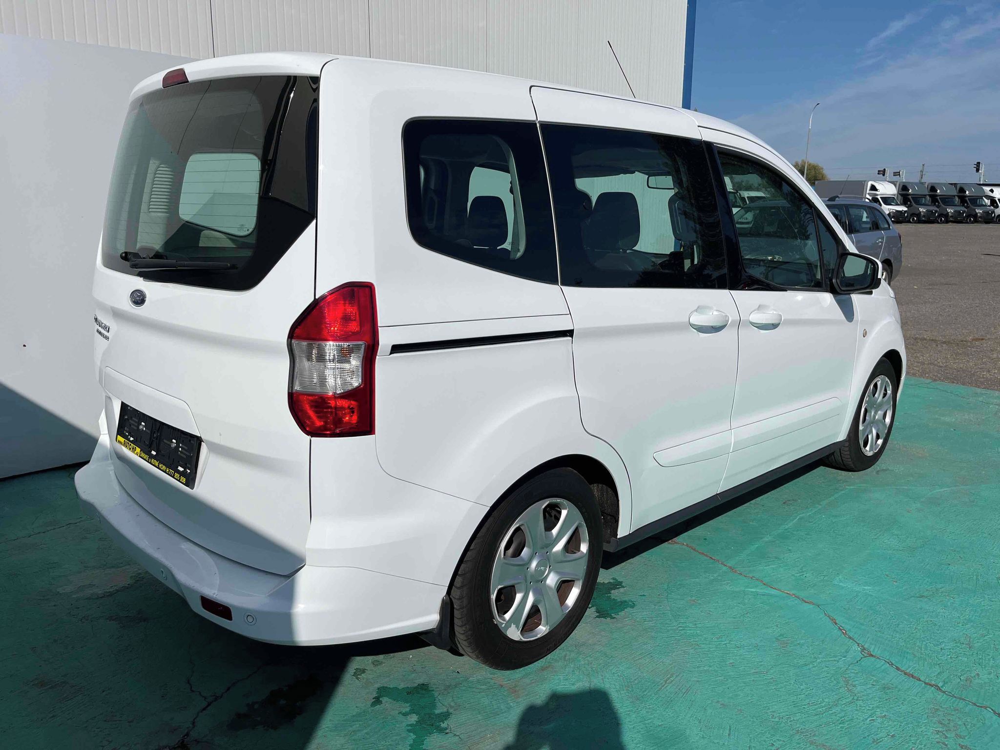 Ford Tourneo Courier, 1.5 TDCi, 1.majitel, DPH - fotka 2