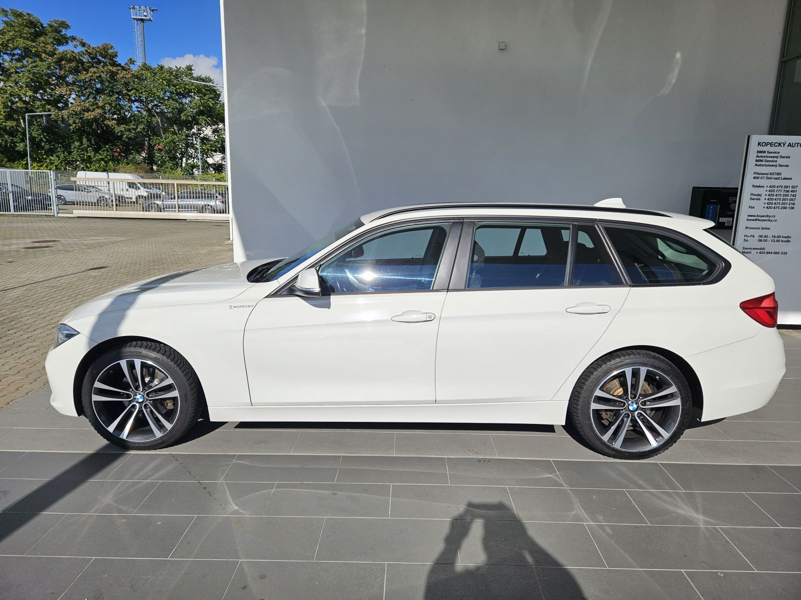 BMW Řada 3, 320d xDrive Touring Advantage - fotka 3