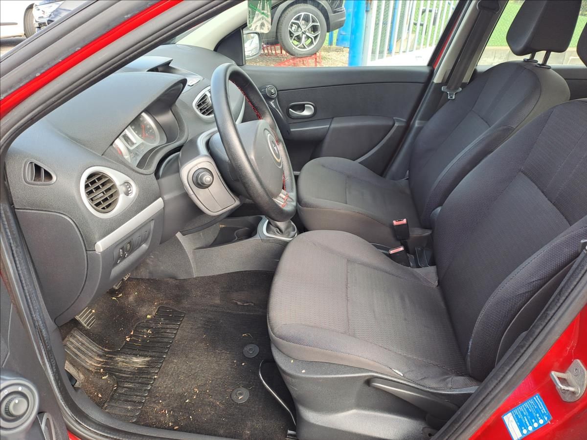 Renault Clio, 1,2 i KLIMA - fotka 5