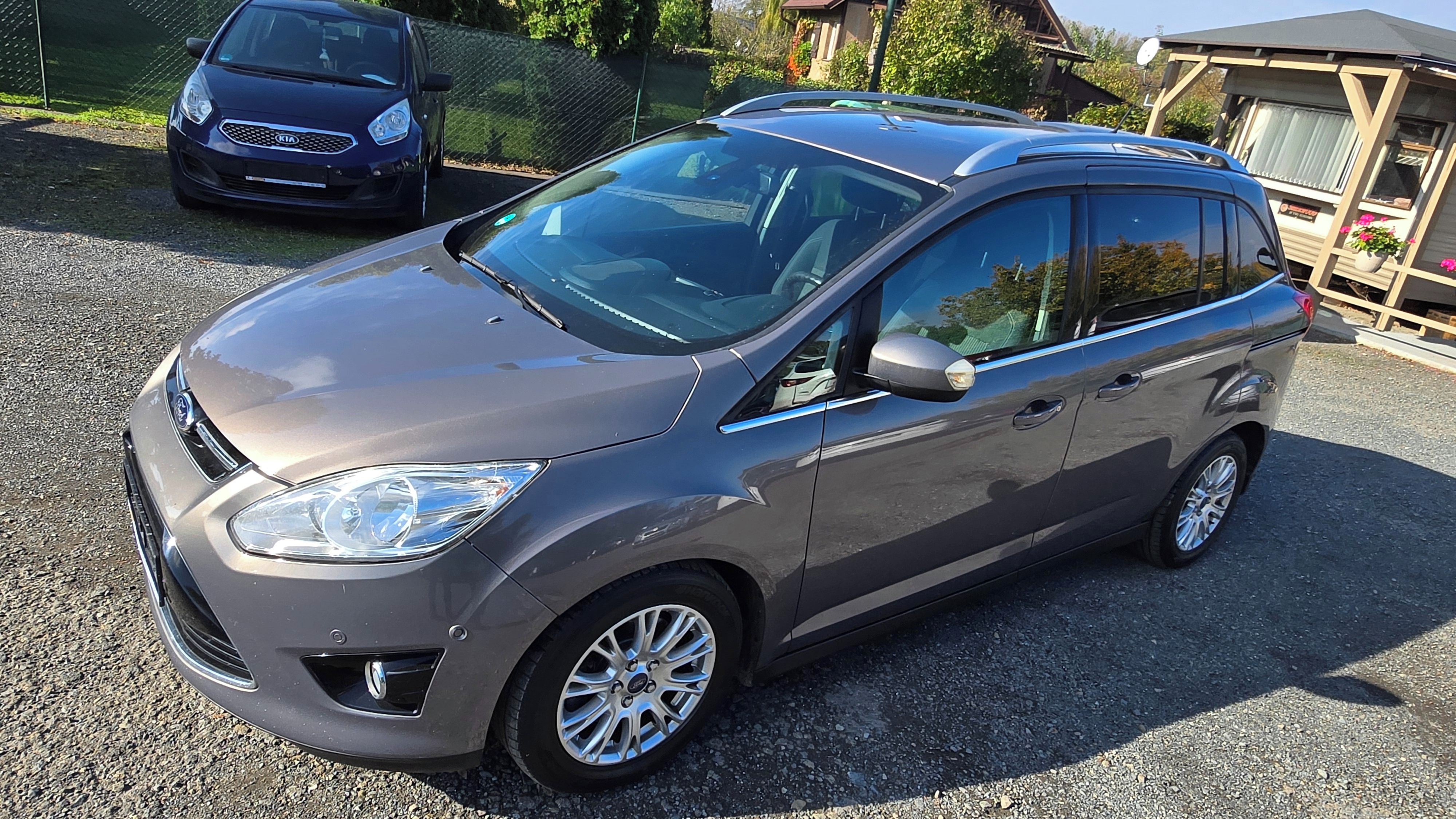 Ford Grand C-MAX, 1.6  16V TITANIUM 7MÍSTNÝ - fotka 2