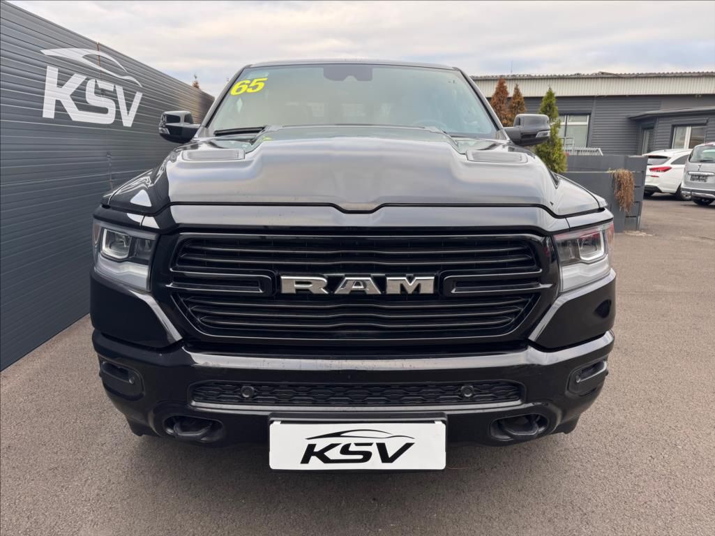 RAM 1500, 5,7 V8 E-Torque  Laramie Crew - fotka 3
