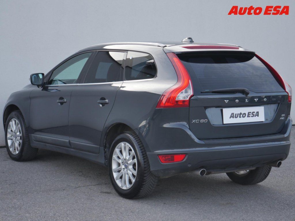 Volvo XC60, 2.4 D5 4x4,AT - fotka 6