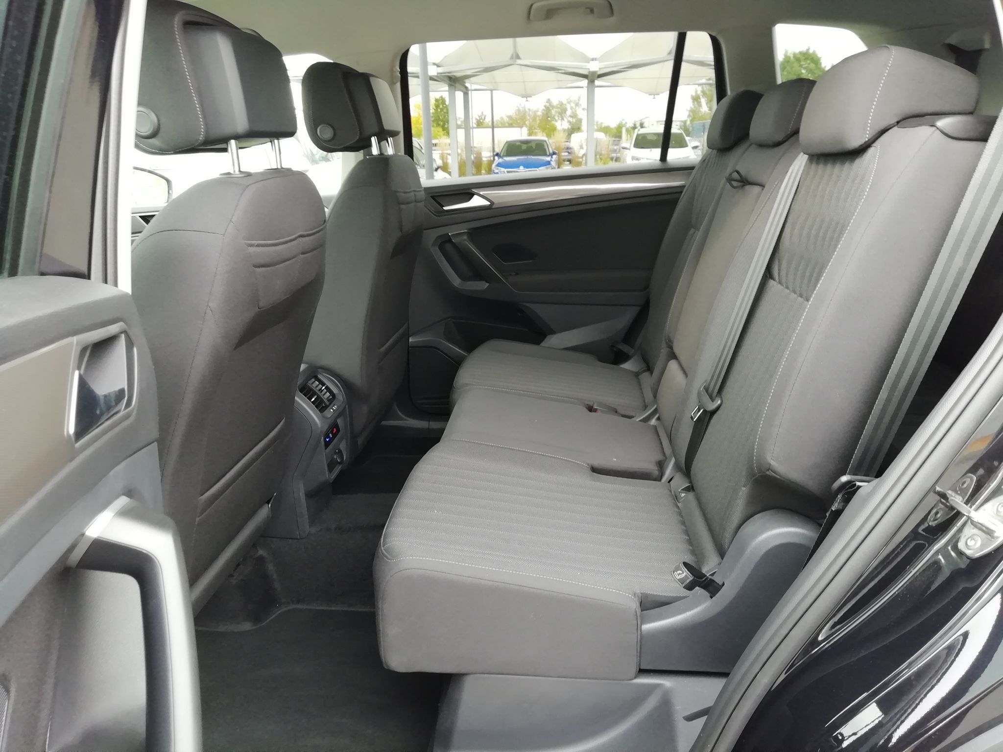 Volkswagen Tiguan Allspace, 1,5 TSI DSG Life 110 kW - fotka 6