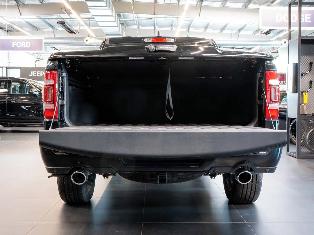 Dodge Ram, 5.7 V8 Laramie, Kryt korby - fotka 6