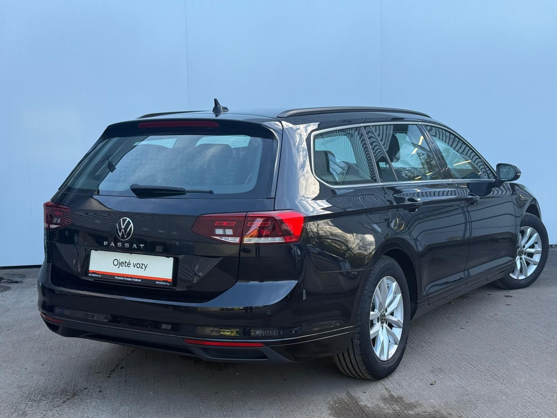 Volkswagen Passat, Business 2.0 TDI 110 kW DSG Va - fotka 2