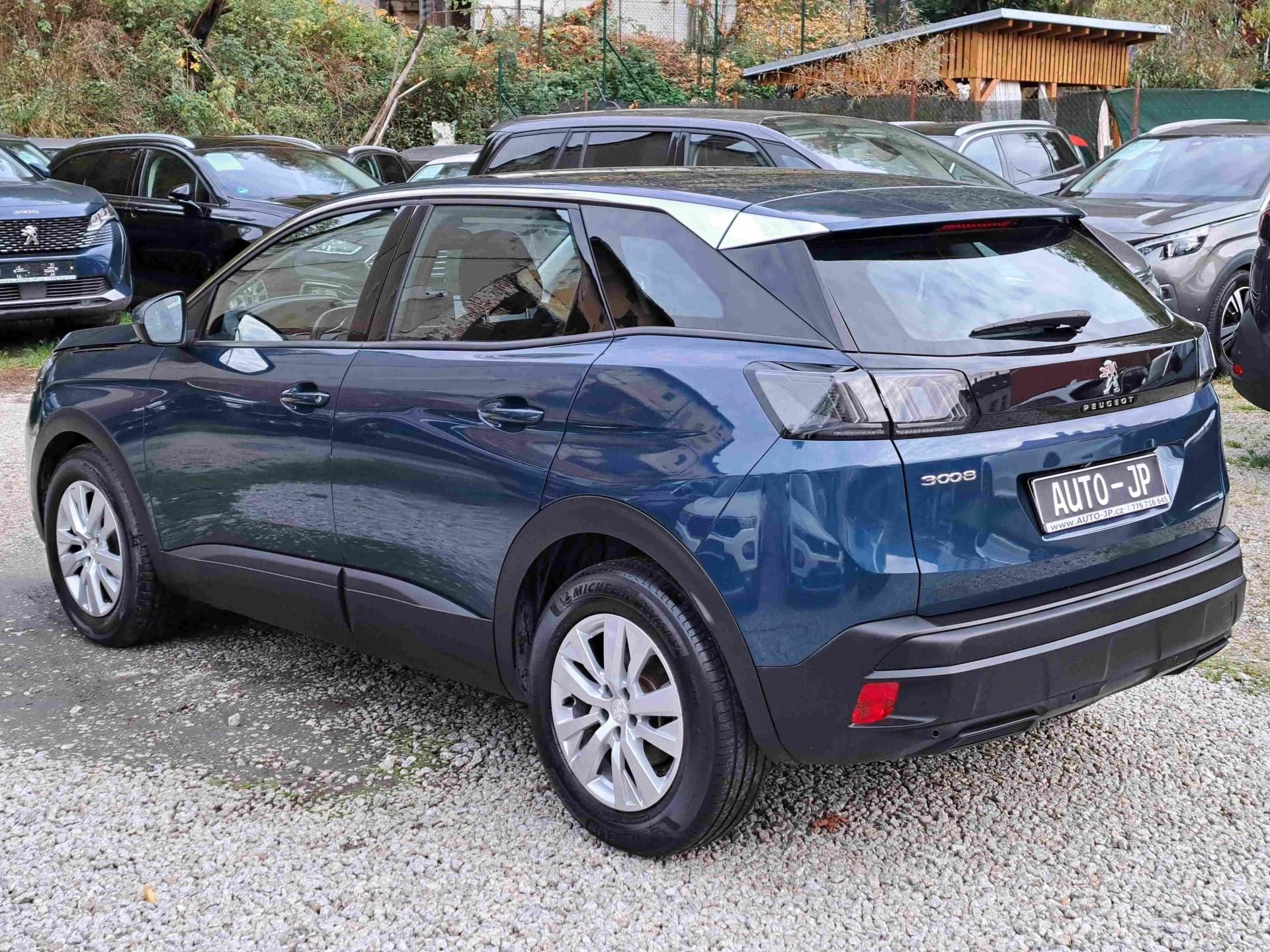 Peugeot 3008, 1,2 PT EAT8 LED 17ALU PDC NAVI - fotka 6