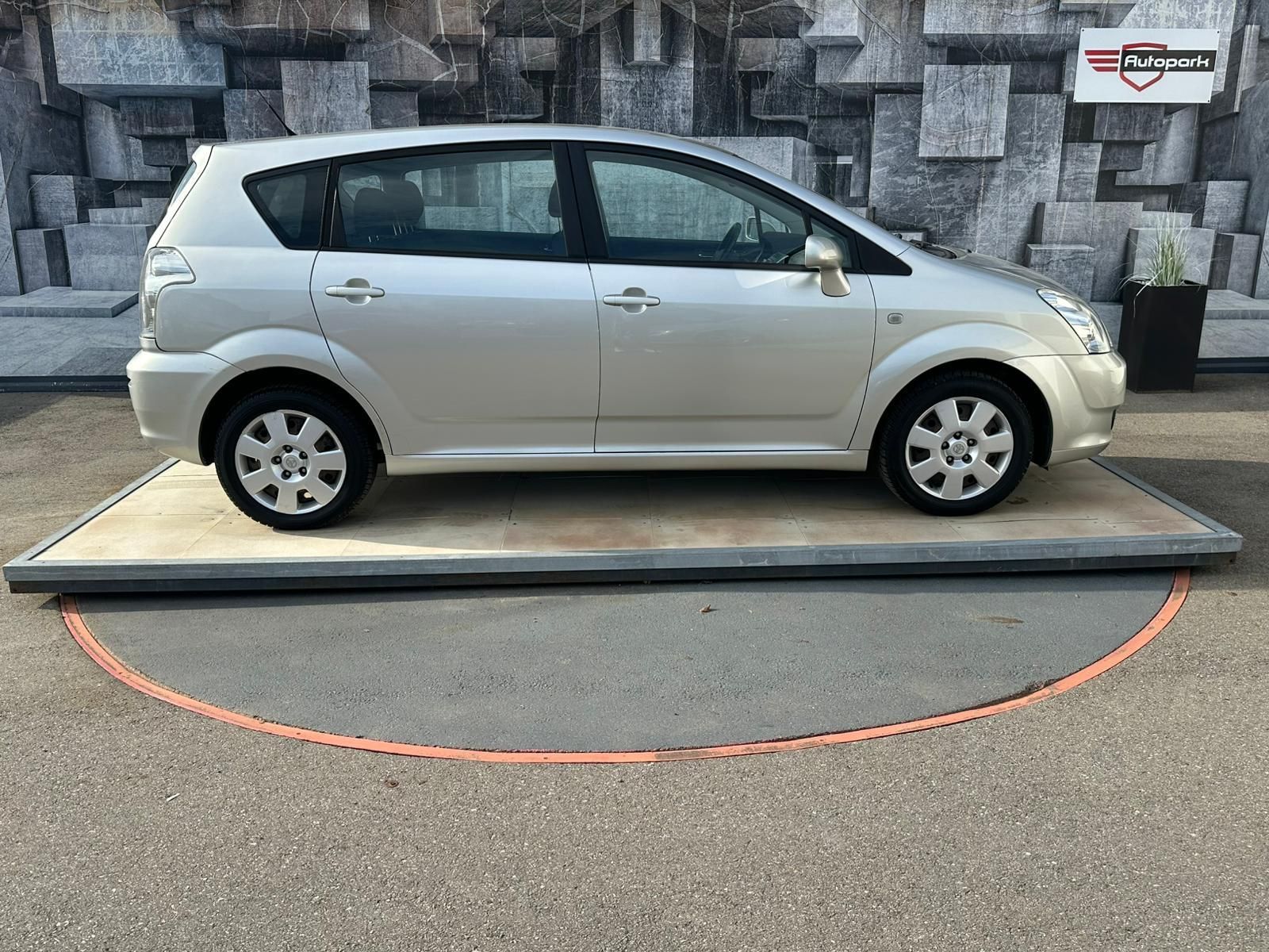 Toyota Corolla Verso, 1.6VVT-i, 81KW - fotka 5